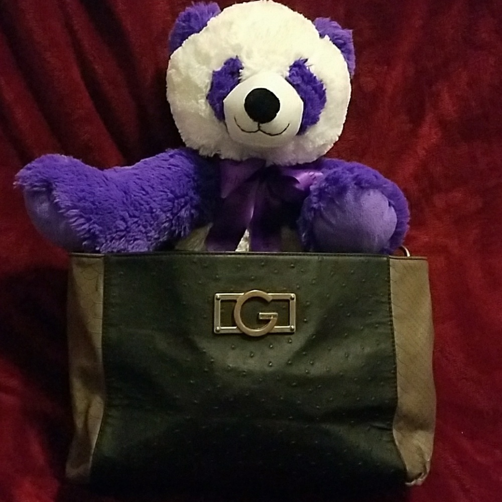 SALE 🎈 3/$15 Bundle. Guess/handbag